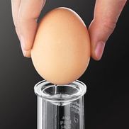 برداشت تخم مرغ و نشانگر سطح آب